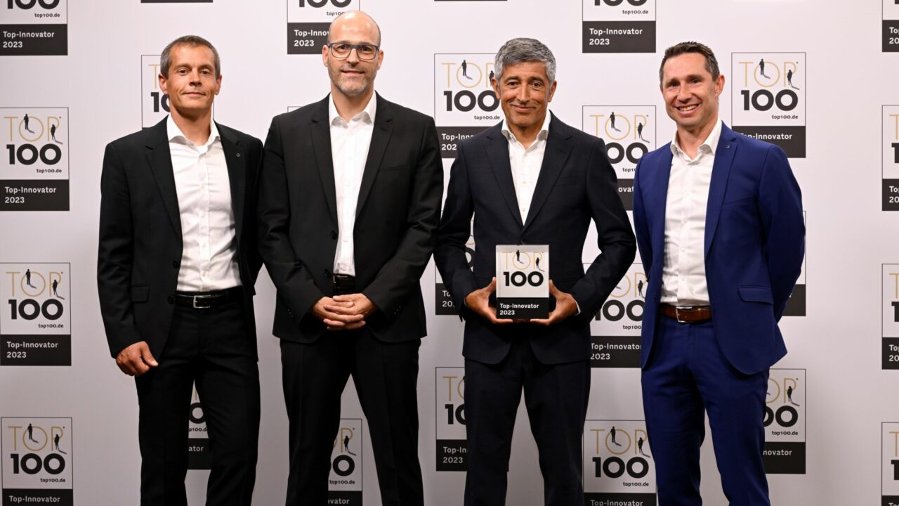 TOP 100 award: Ranga Yogeshwar honors Evosys Laser