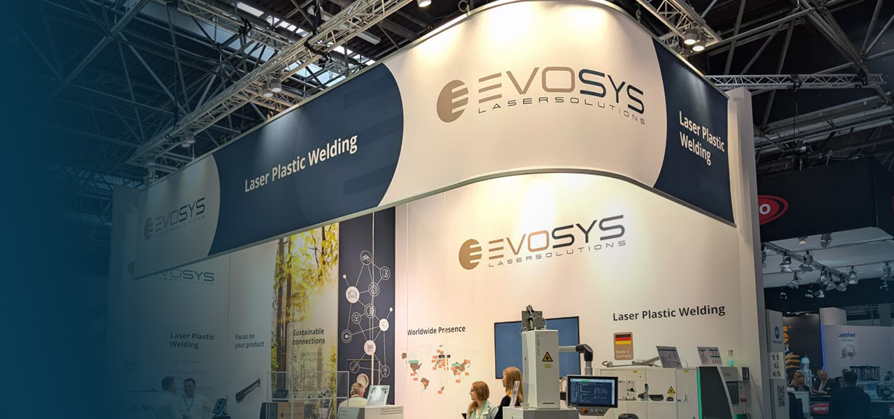 EVOSYS beeindruckt Branchenexperten auf der K 2025 in Düsseldorf